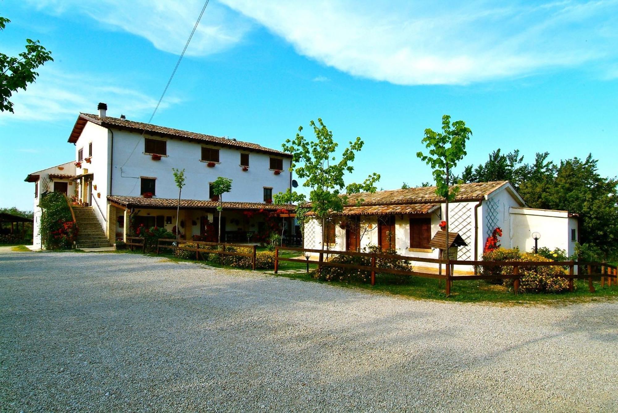 Maison d'hôtes Agriturismo Il Portico à Penne Extérieur photo